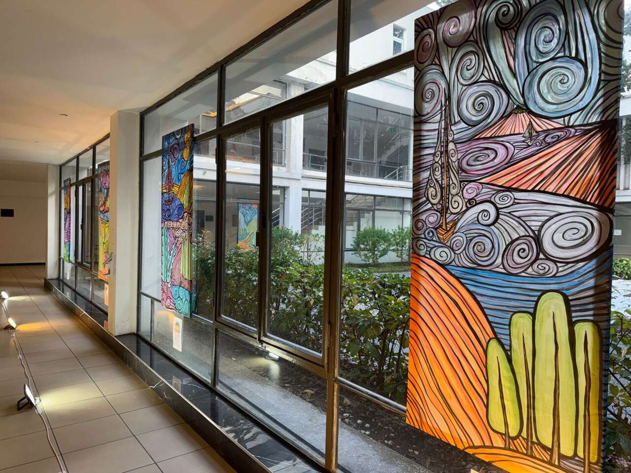 “Kuantum Etkiler” Sergisi Fethiye’de Sanatseverlerle Buluştu Ressam Kozak, “Eserler İzleyiciyle Birlikte Anlam Kazanıyor” 2